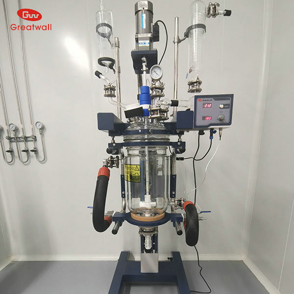 三層玻璃反應(yīng)釜產(chǎn)品特點