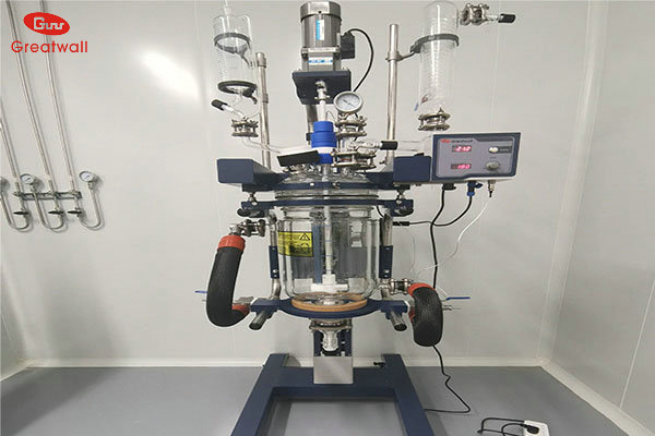 購(gòu)買玻璃反應(yīng)器需要注意這些