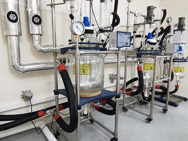 玻璃反應釜使用過程中不能抽真空怎么辦？